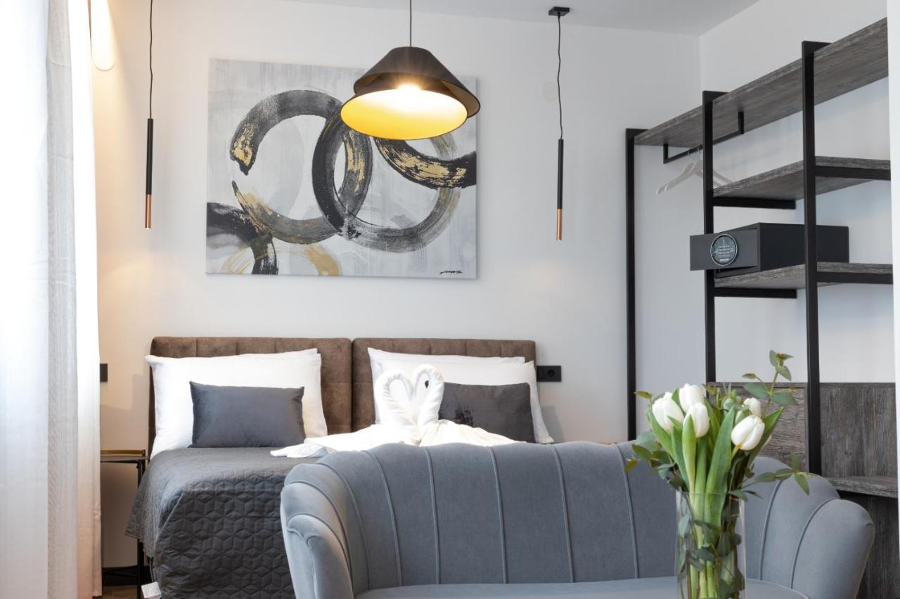 Apartmani Mozart-Centar วิโรวิติซา ภายนอก รูปภาพ