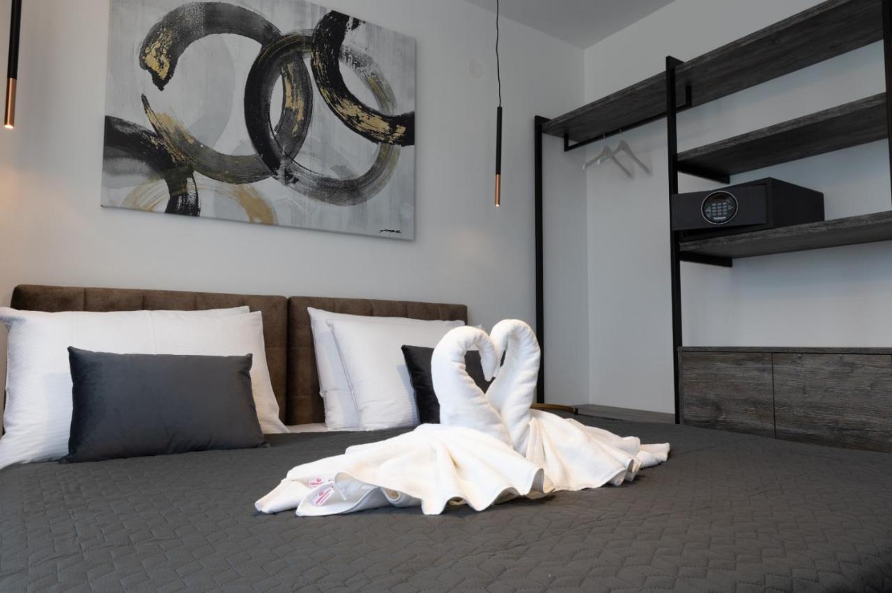 Apartmani Mozart-Centar วิโรวิติซา ภายนอก รูปภาพ
