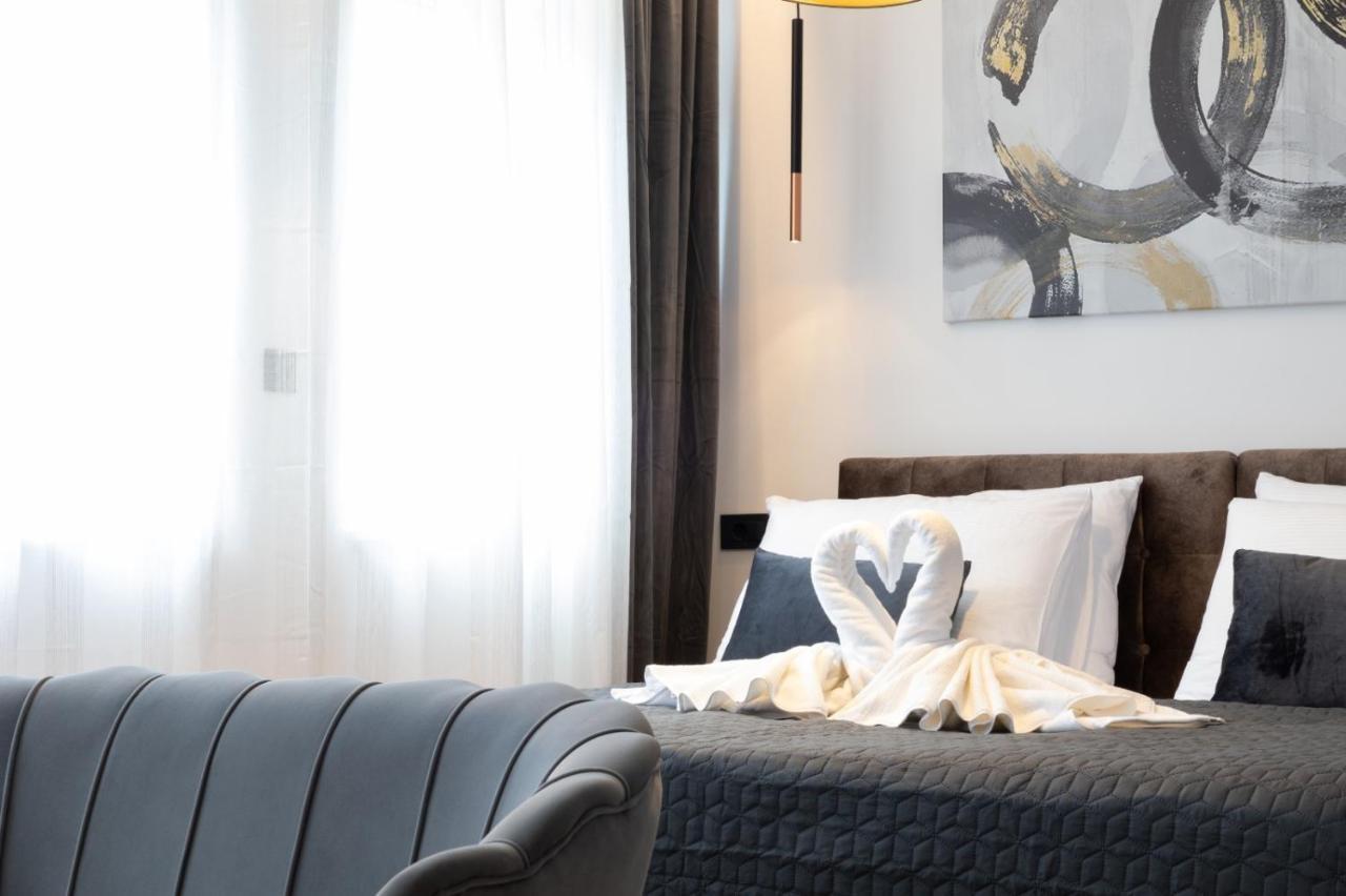 Apartmani Mozart-Centar วิโรวิติซา ภายนอก รูปภาพ