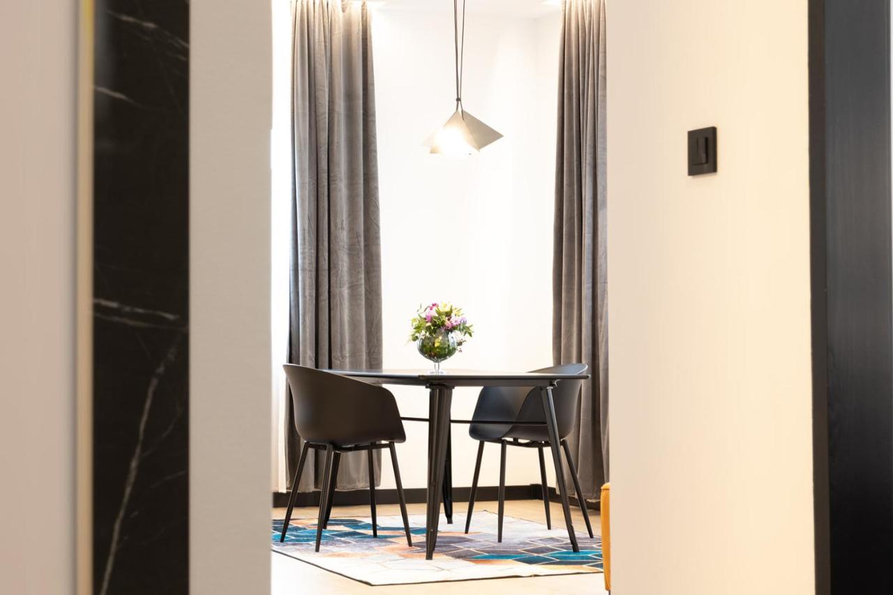 Apartmani Mozart-Centar วิโรวิติซา ภายนอก รูปภาพ