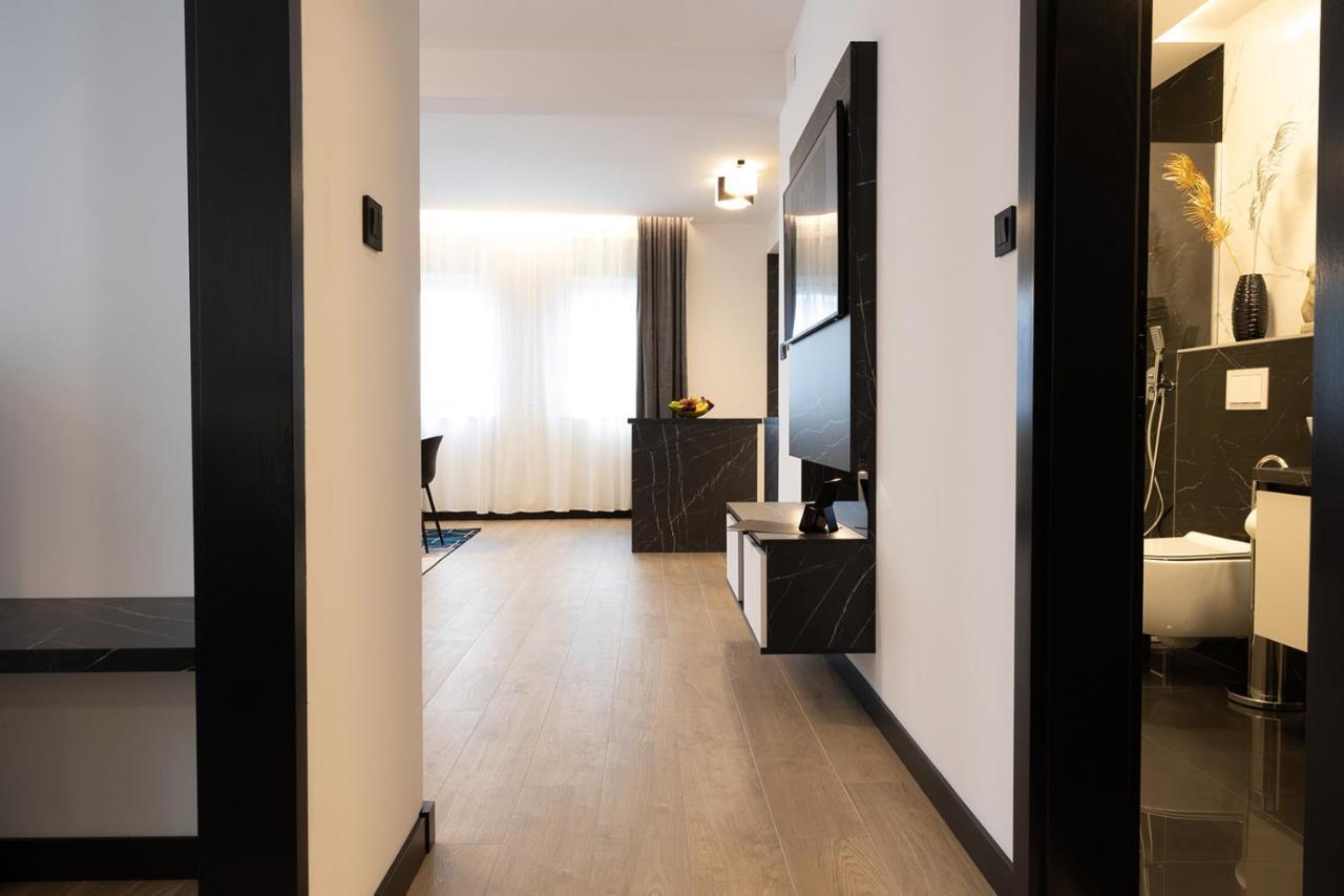 Apartmani Mozart-Centar วิโรวิติซา ภายนอก รูปภาพ