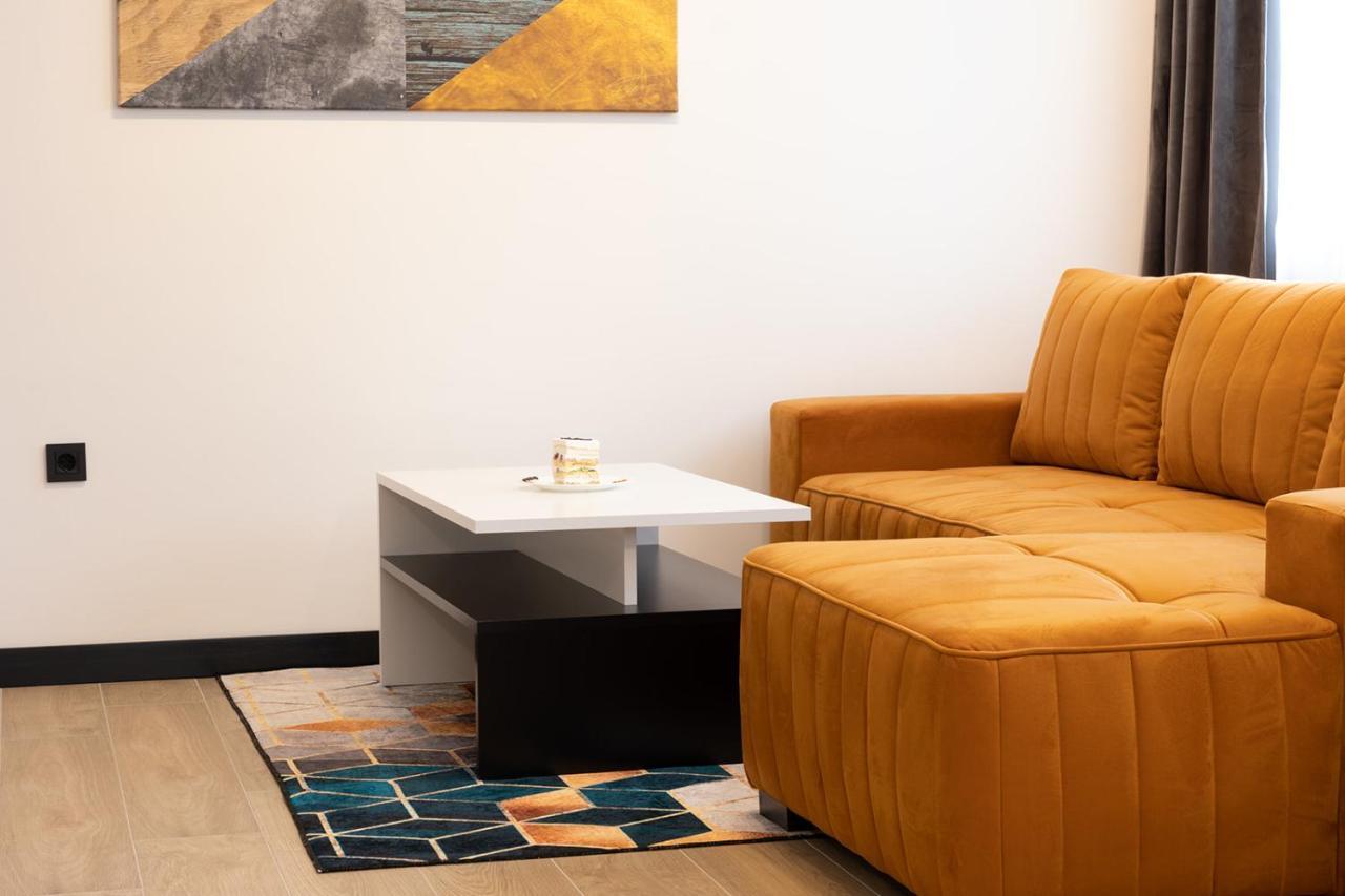 Apartmani Mozart-Centar วิโรวิติซา ภายนอก รูปภาพ