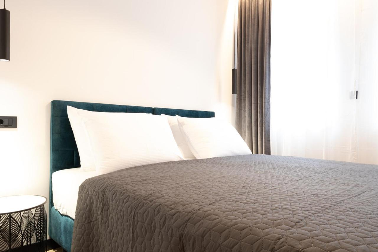 Apartmani Mozart-Centar วิโรวิติซา ภายนอก รูปภาพ