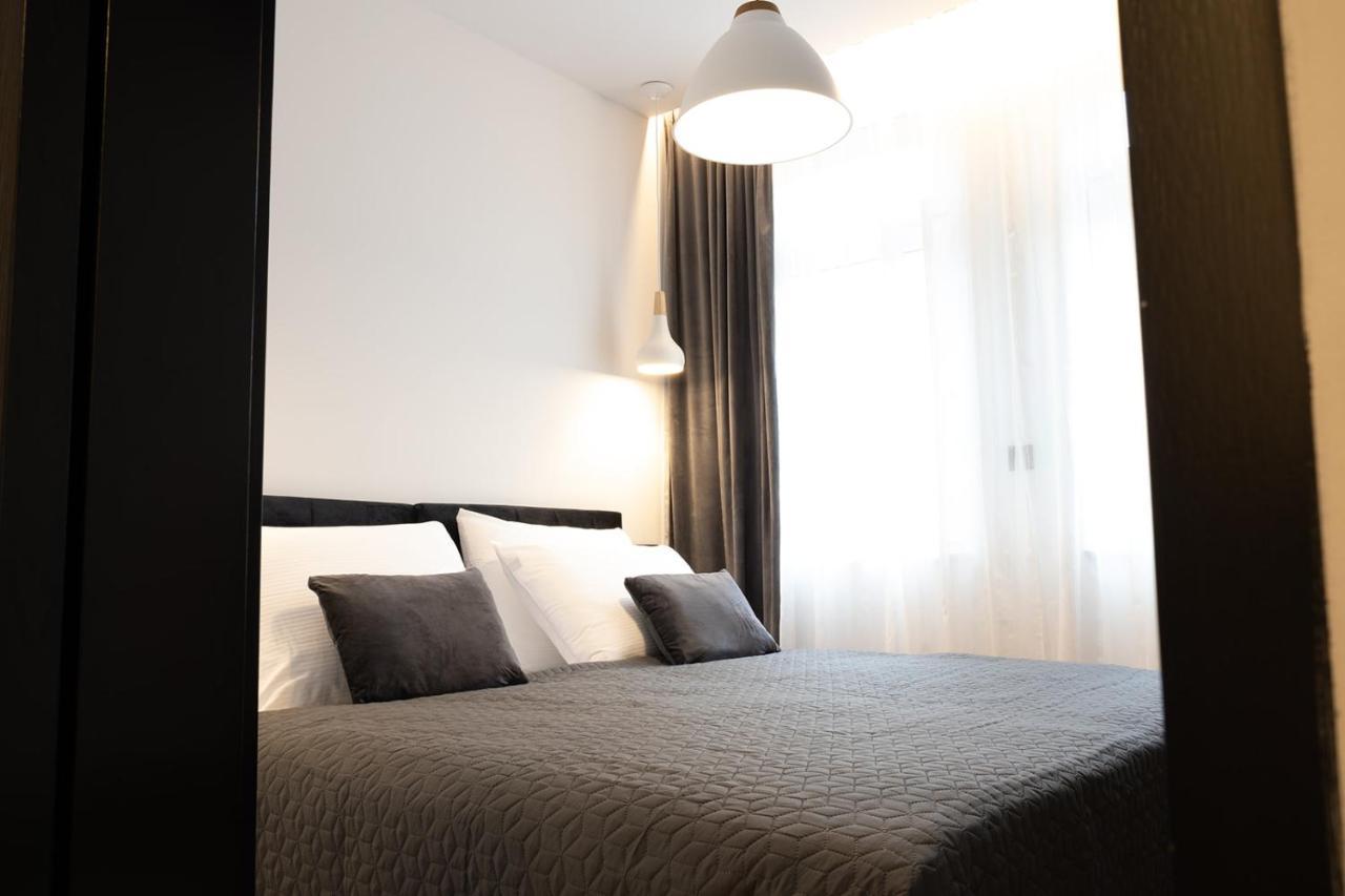 Apartmani Mozart-Centar วิโรวิติซา ภายนอก รูปภาพ