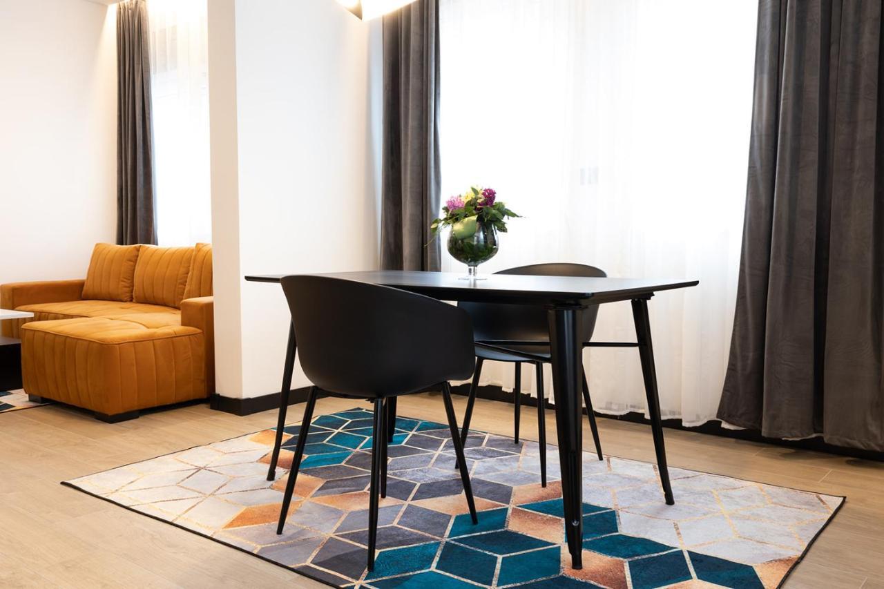 Apartmani Mozart-Centar วิโรวิติซา ภายนอก รูปภาพ