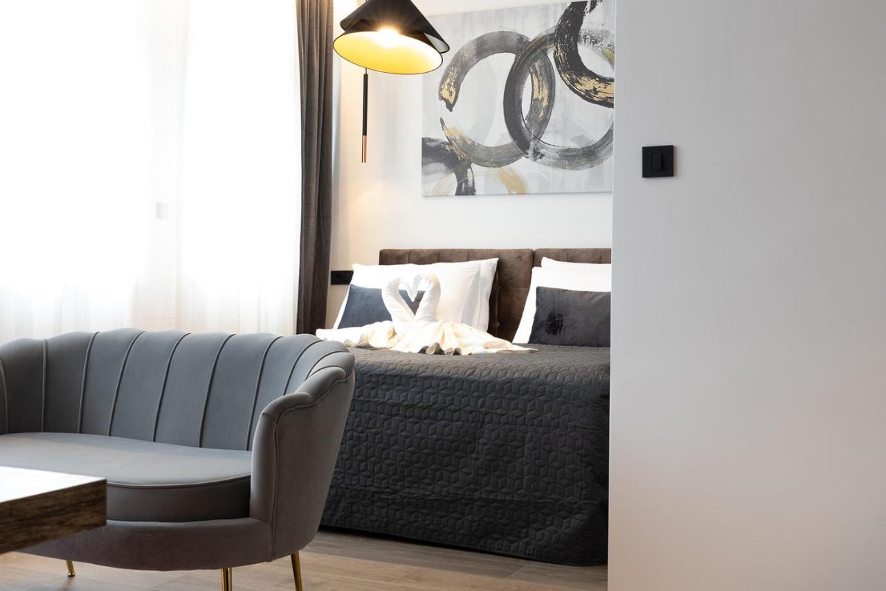 Apartmani Mozart-Centar วิโรวิติซา ภายนอก รูปภาพ