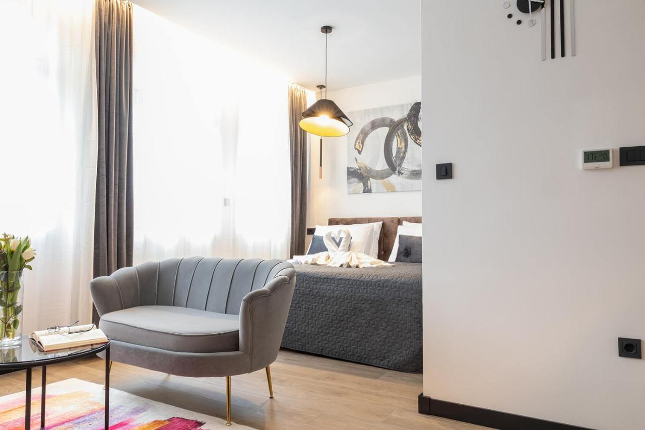 Apartmani Mozart-Centar วิโรวิติซา ภายนอก รูปภาพ